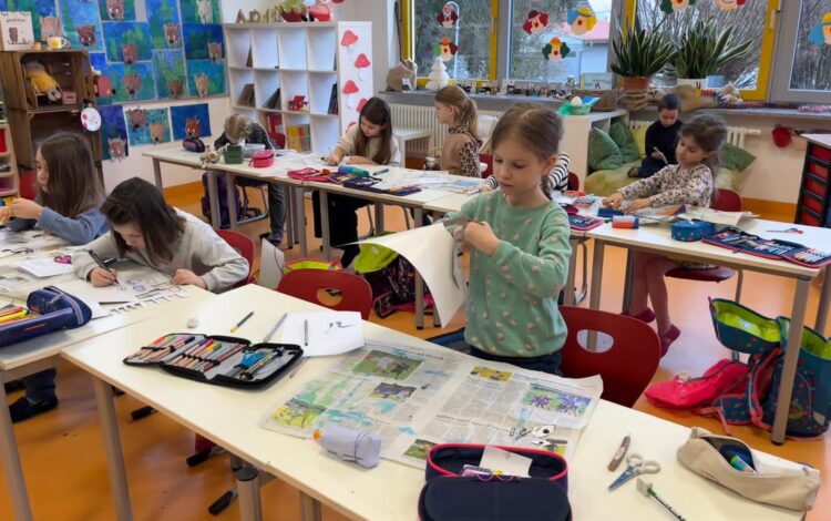 Kinder im Freien Arbeiten