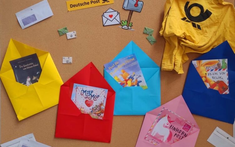 Bunte Kuverts Mit Bücherpost